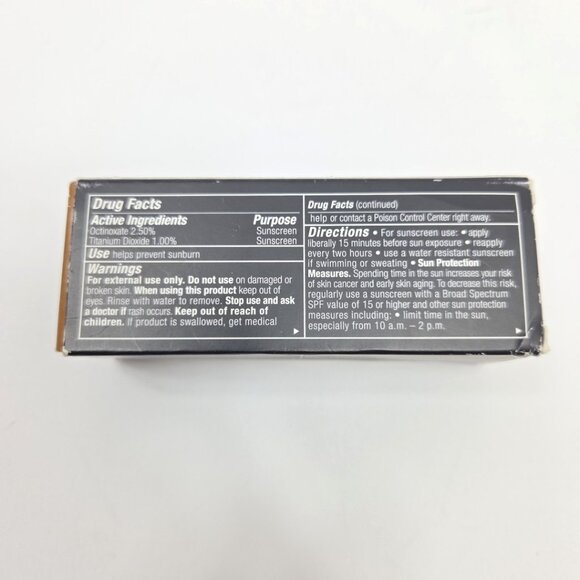 MAC Cosmetics Studio Fix Fluid SPF 15 Foundation‎ 1.0 fl. oz / 30 mL NC55 - Picture 4 of 4